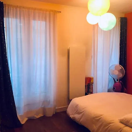 Beautiful In The 17th District By Guestready Apartman